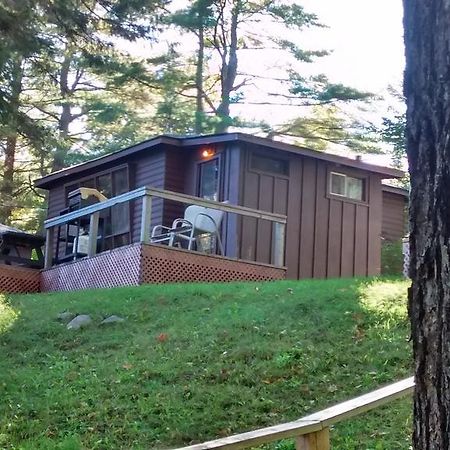 The Pines Cottage Resort Oxtongue Lake Номер фото