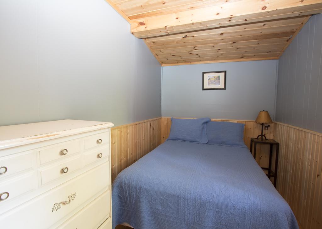 The Pines Cottage Resort Oxtongue Lake Екстер'єр фото