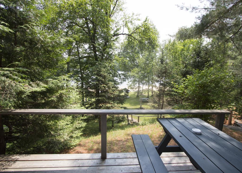 The Pines Cottage Resort Oxtongue Lake Екстер'єр фото