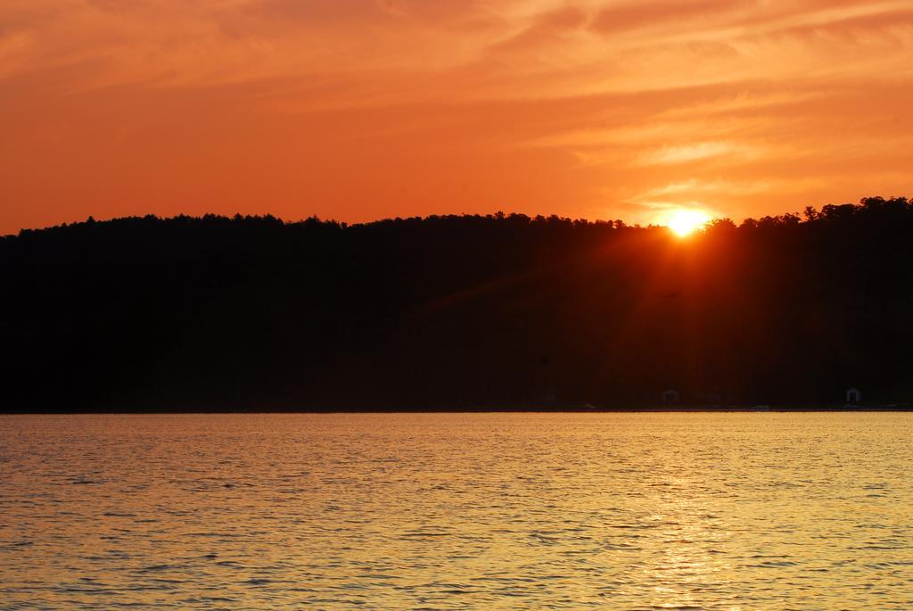 The Pines Cottage Resort Oxtongue Lake Екстер'єр фото