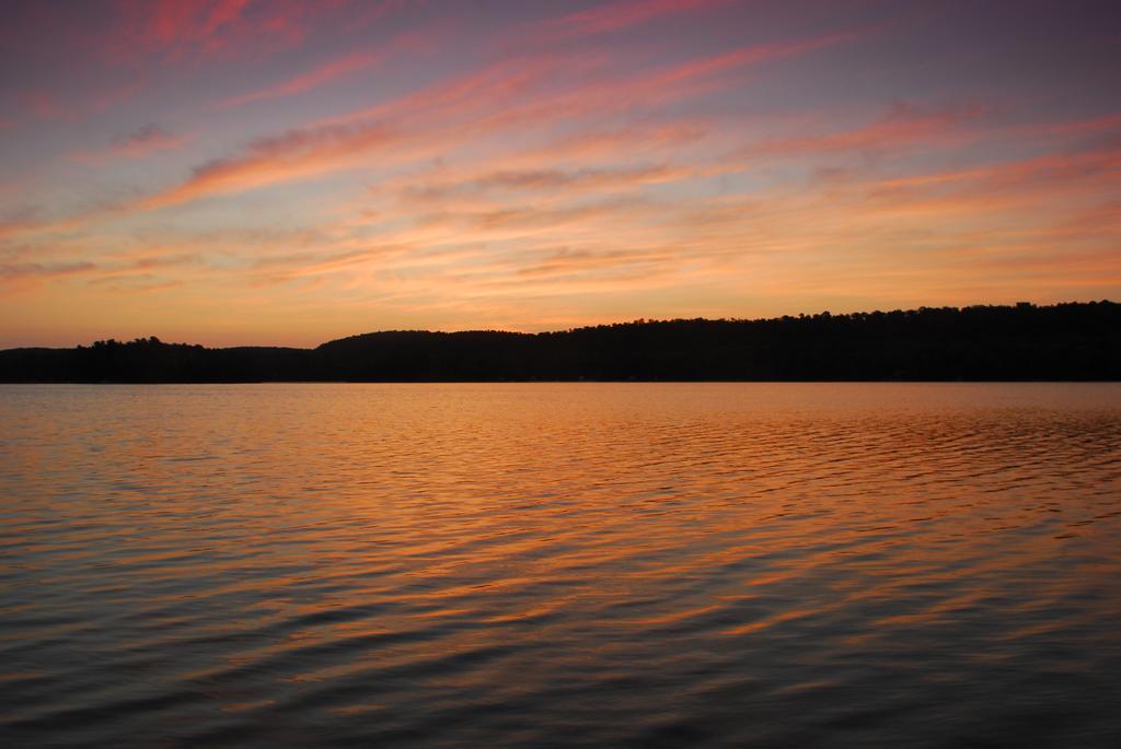 The Pines Cottage Resort Oxtongue Lake Екстер'єр фото